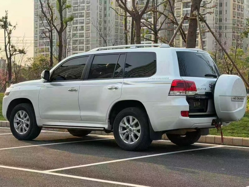 昆明19年豐田蘭德酷路澤3