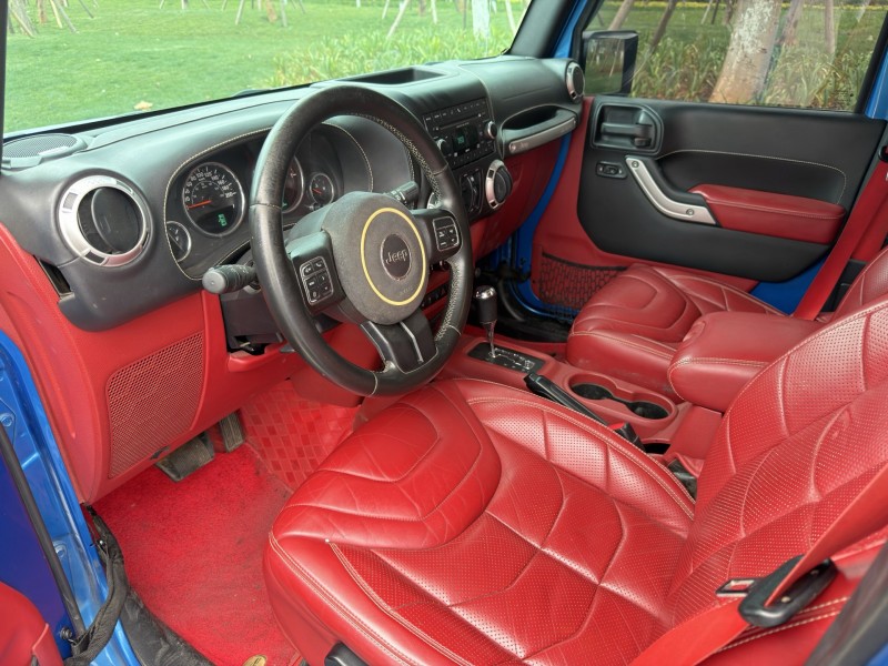 昆明16年Jeep牧马人4
