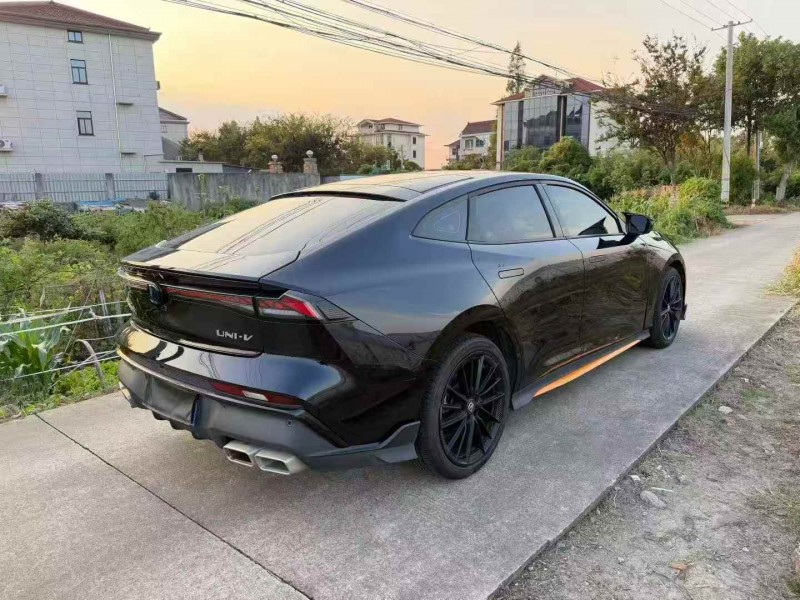 嘉興25年長安汽車UNI8