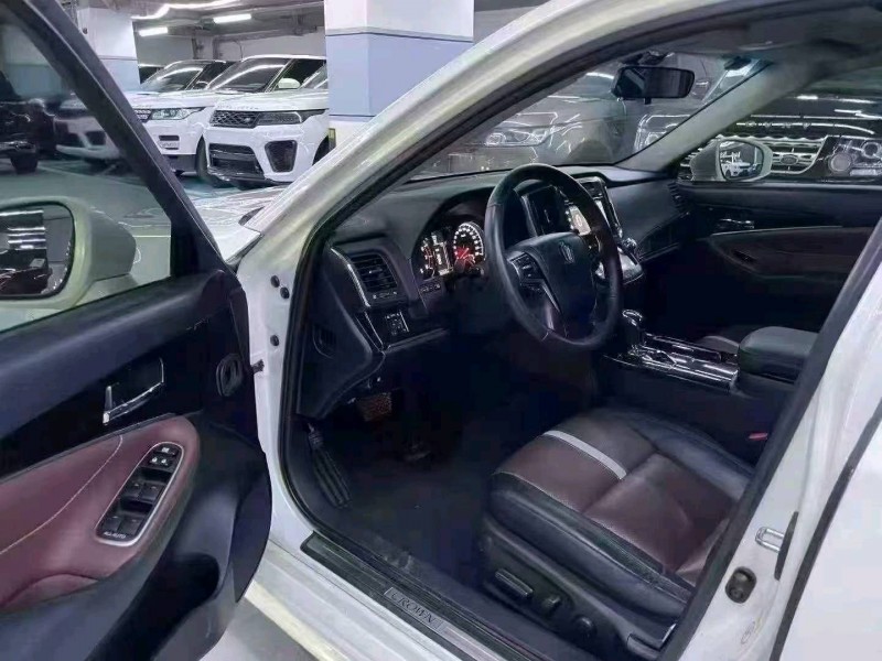 广州18年丰田皇冠4
