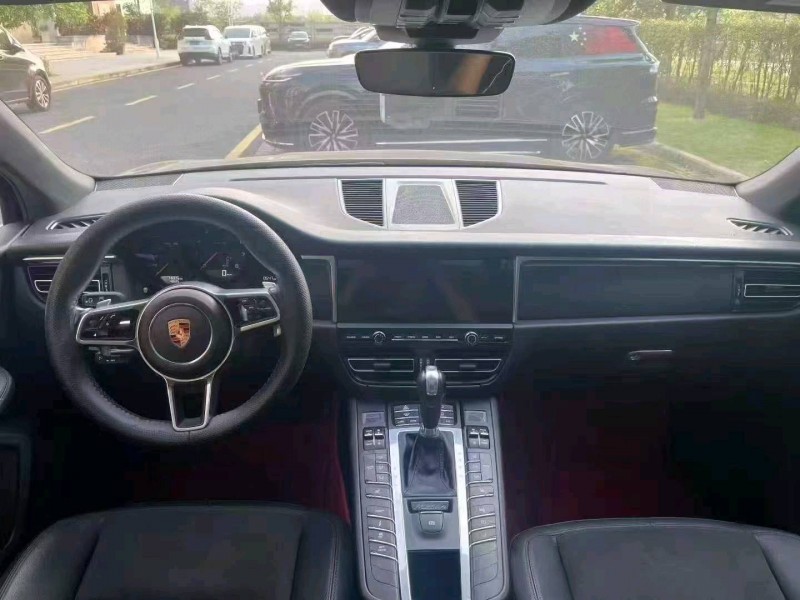 广州19年保时捷Macan8