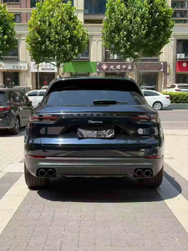 徐州22年保时捷卡宴9