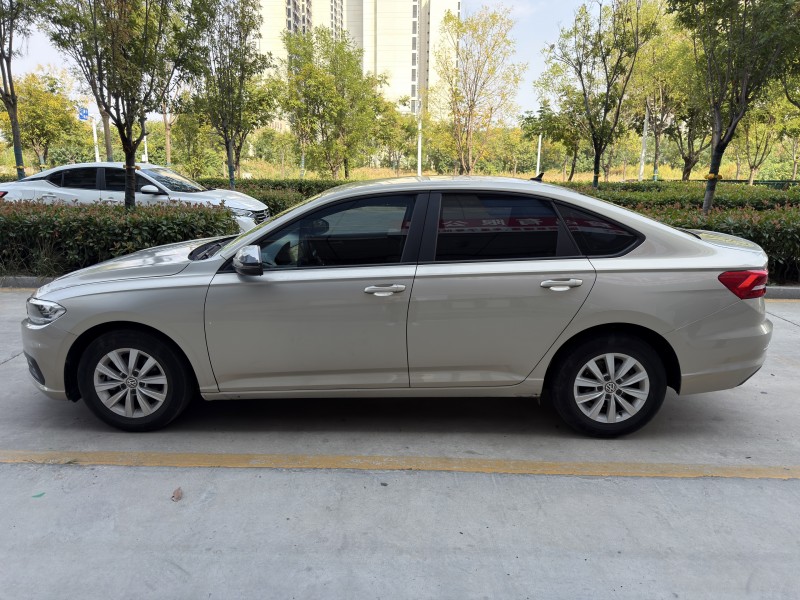 济宁19年大众朗逸5