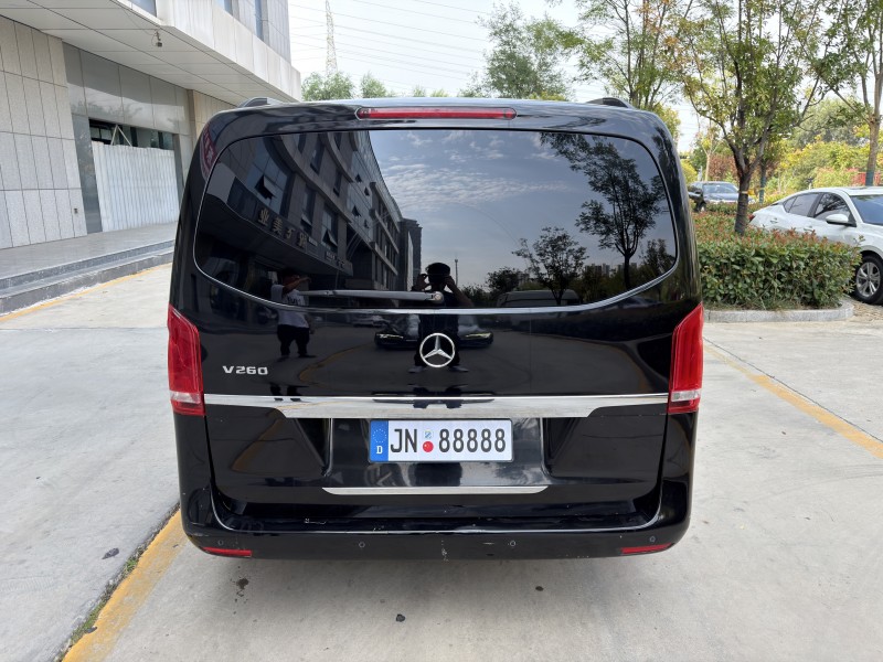 济宁18年奔驰V9