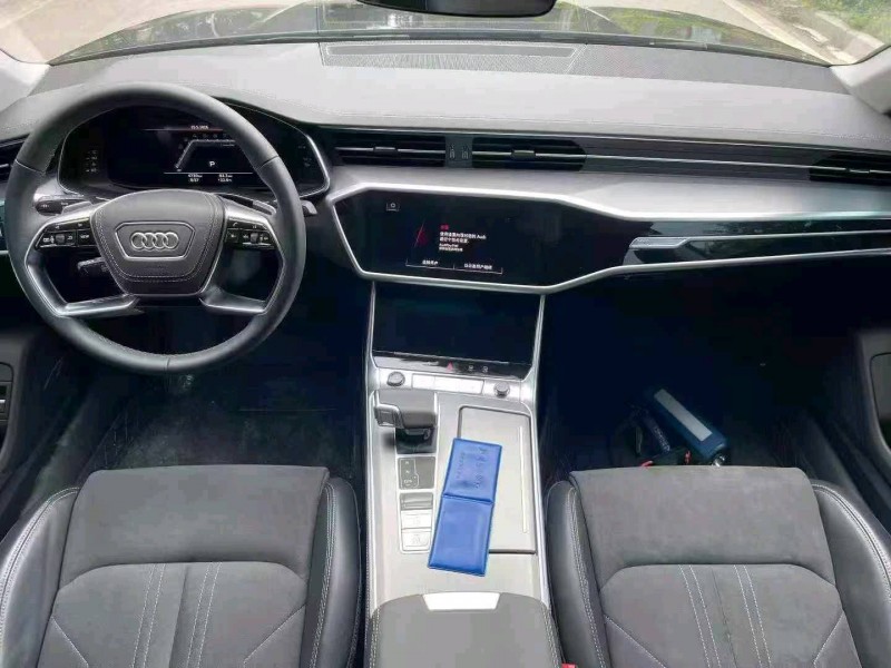 济宁25年奥迪A7L8