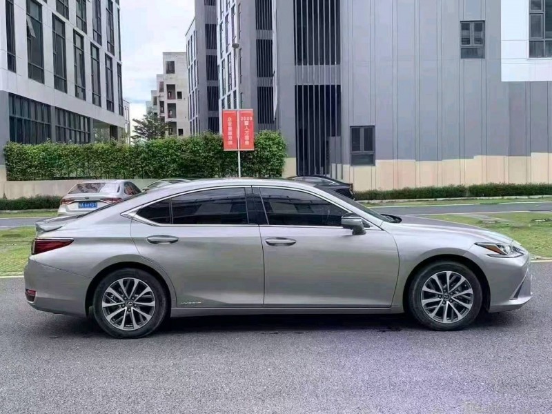 广州22年雷克萨斯ES5