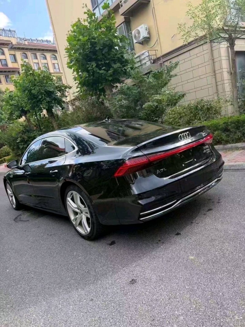 济宁24年奥迪A7L8