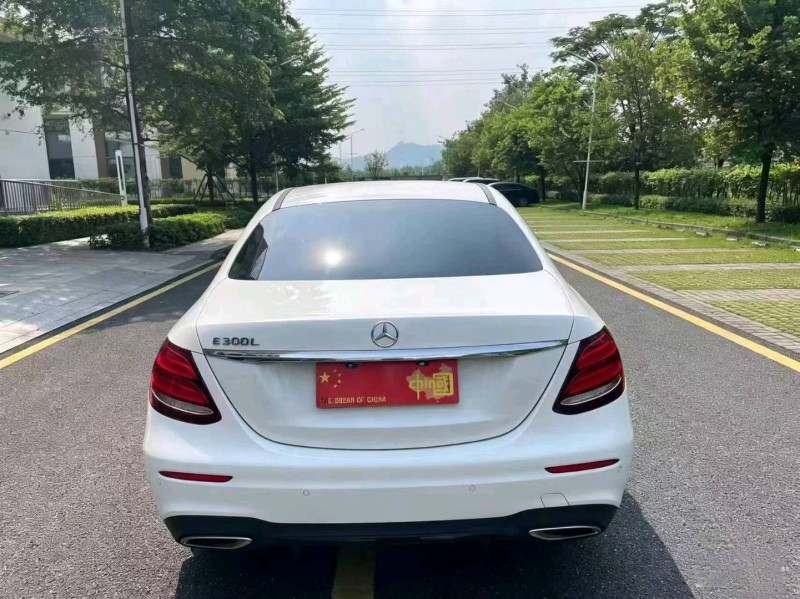广州17年奔驰E5
