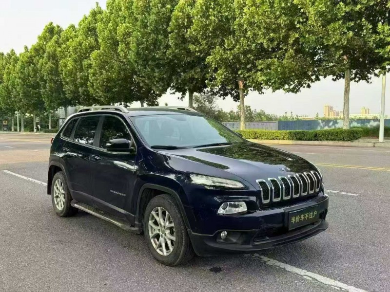 烟台16年Jeep自由光2