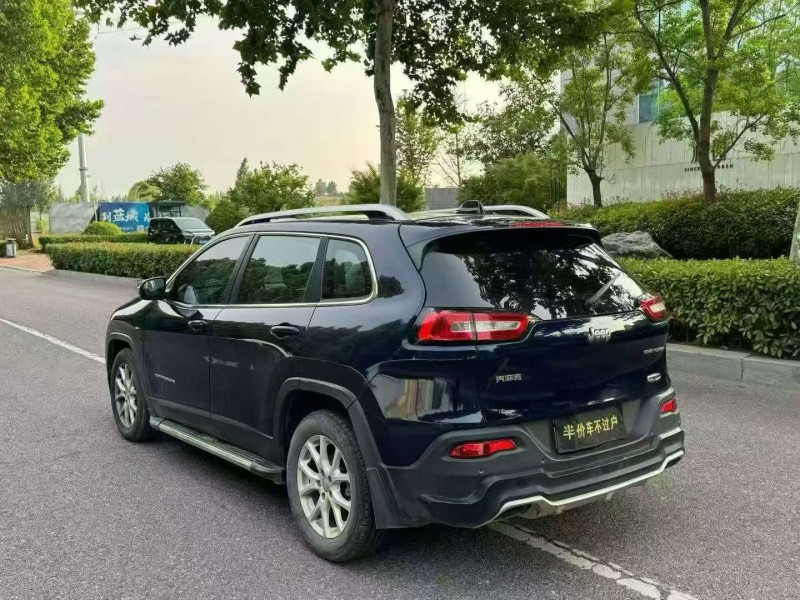 烟台16年Jeep自由光8