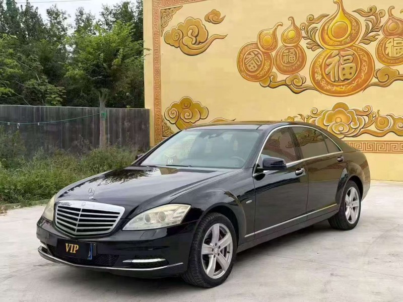 东营13年奔驰S2