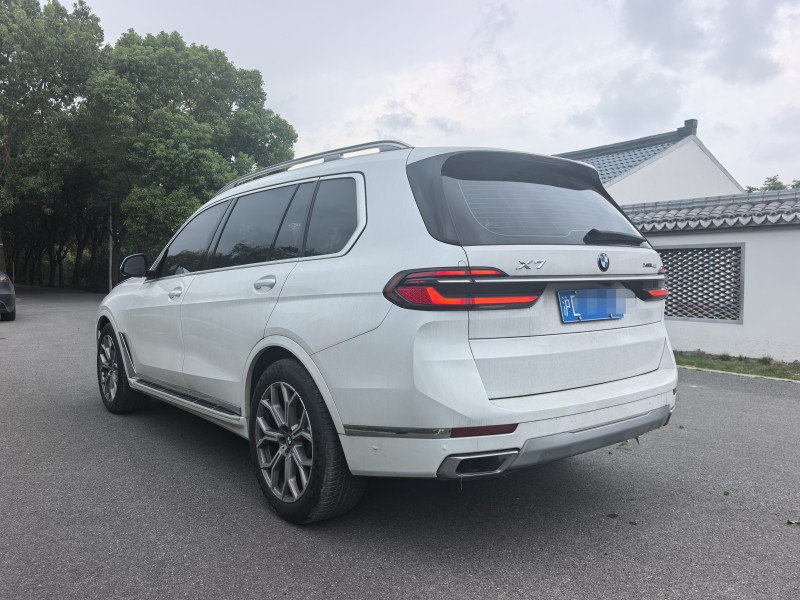 上海24年宝马X73