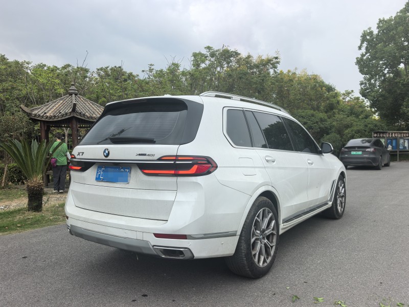 上海24年宝马X74