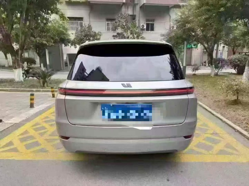 重庆23年理想L99