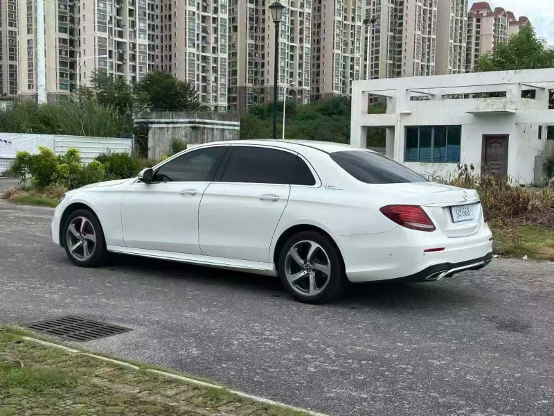 南宁17年奔驰E8