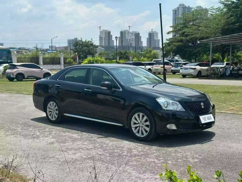 南宁10年丰田皇冠2
