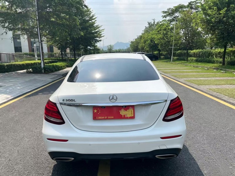 广州17年奔驰E6