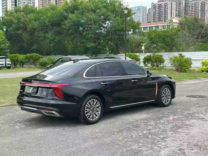 南宁25年红旗H57