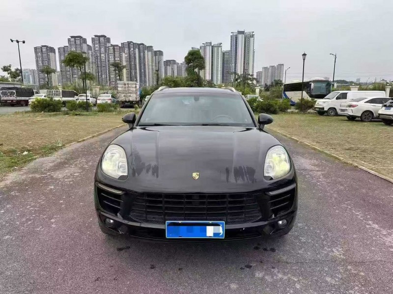 南宁16年保时捷Macan1