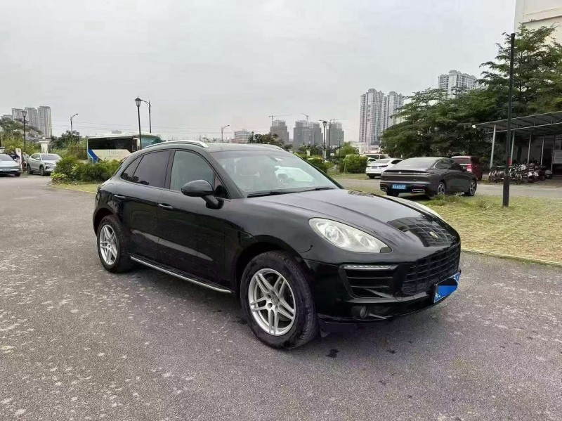 南宁16年保时捷Macan2