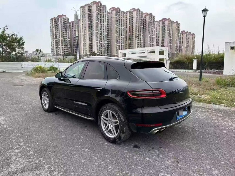 南宁16年保时捷Macan8