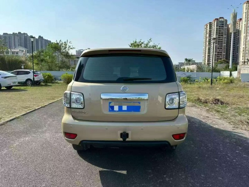 南宁17年日产途乐9