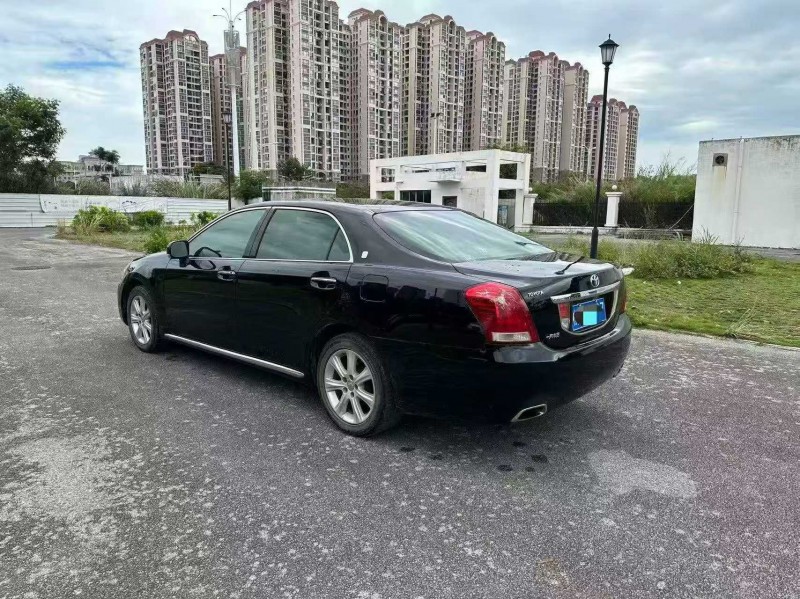 南宁10年丰田皇冠8