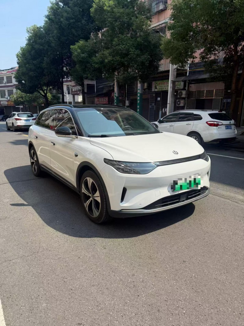 长沙22年零跑汽车C112