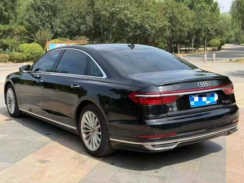 济南21年奥迪A8L7