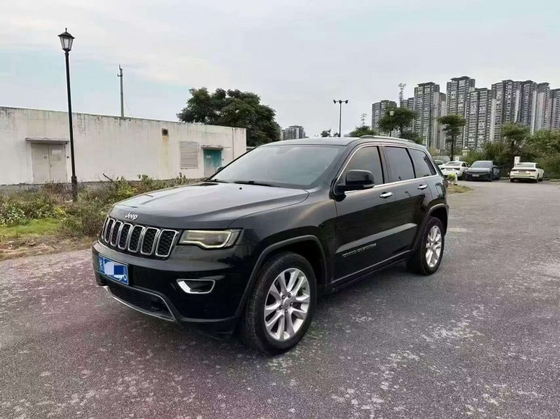 南宁18年Jeep大切诺基3