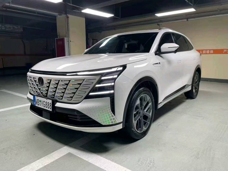 成都25年長安汽車CS752