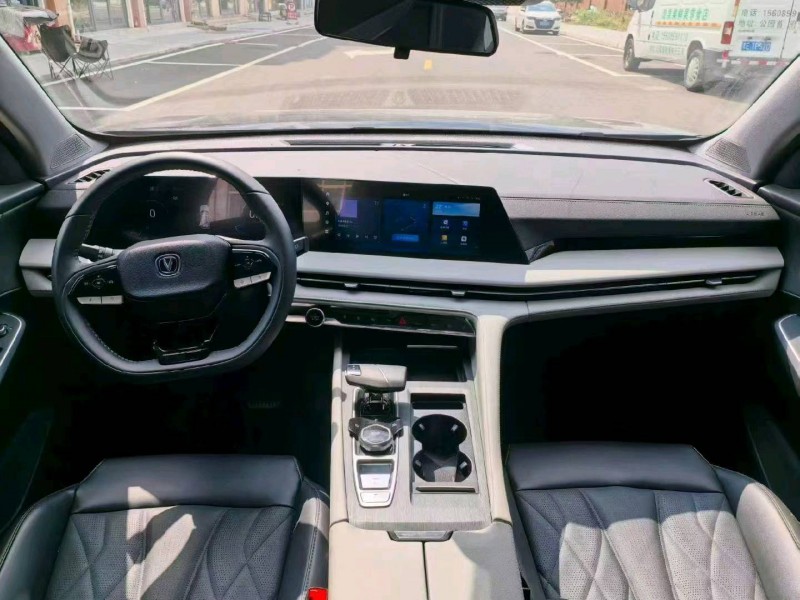 貴陽25年長安汽車CS755