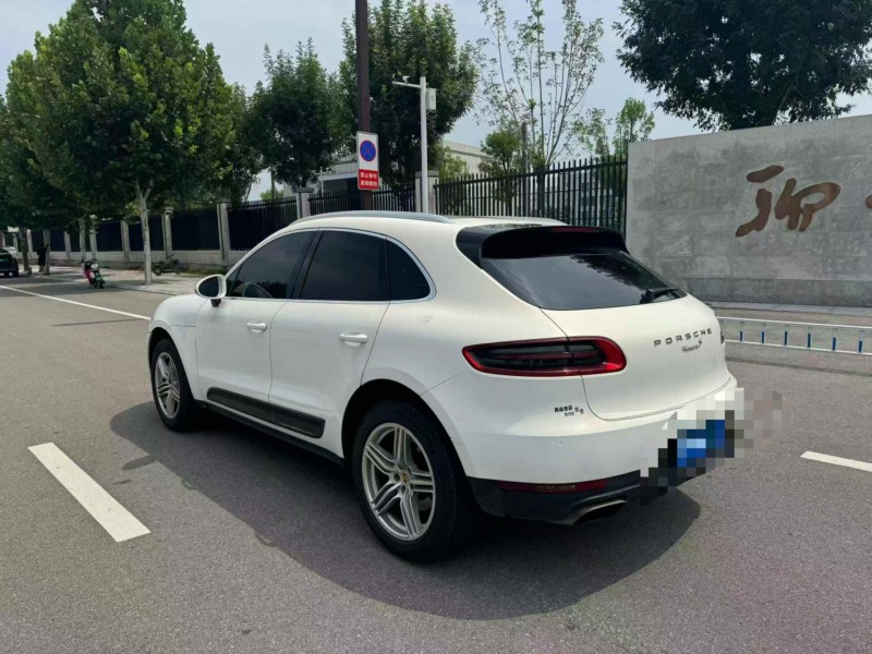 聊城15年保时捷Macan7