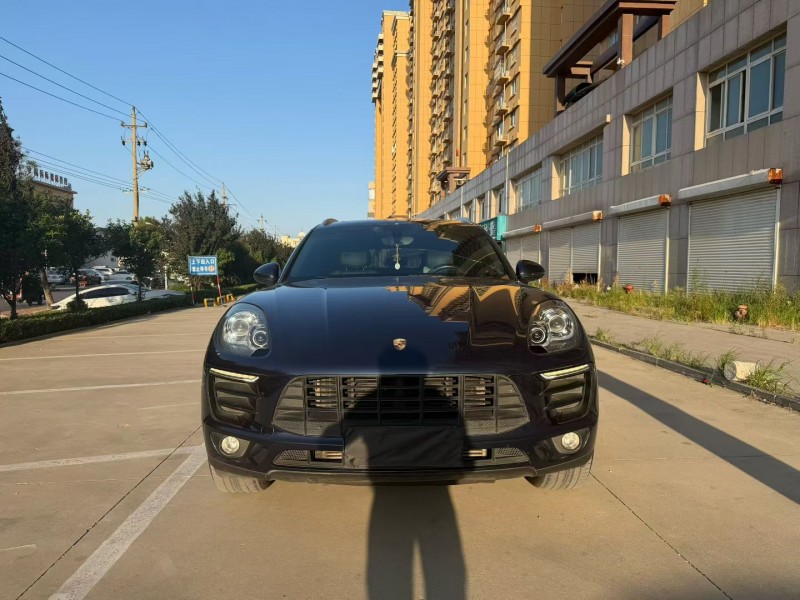 济宁16年保时捷Macan1