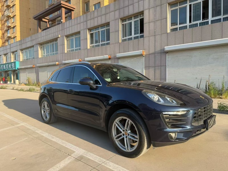 济宁16年保时捷Macan3