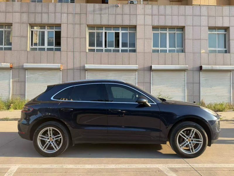 济宁16年保时捷Macan6