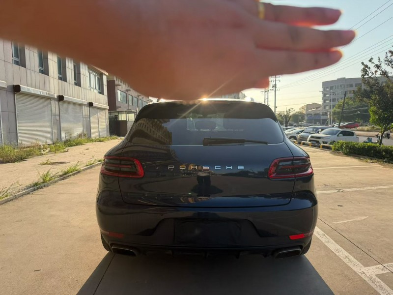 济宁16年保时捷Macan8