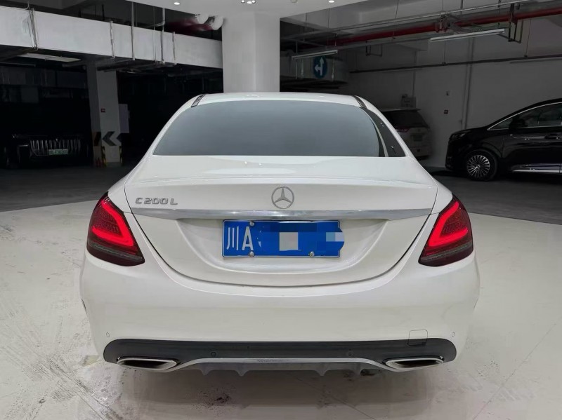 成都19年奔驰C8