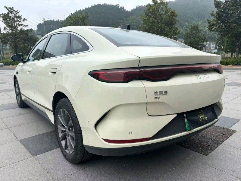 六盘水25年比亚迪秦8