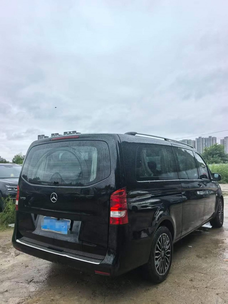 郑州19年奔驰V4