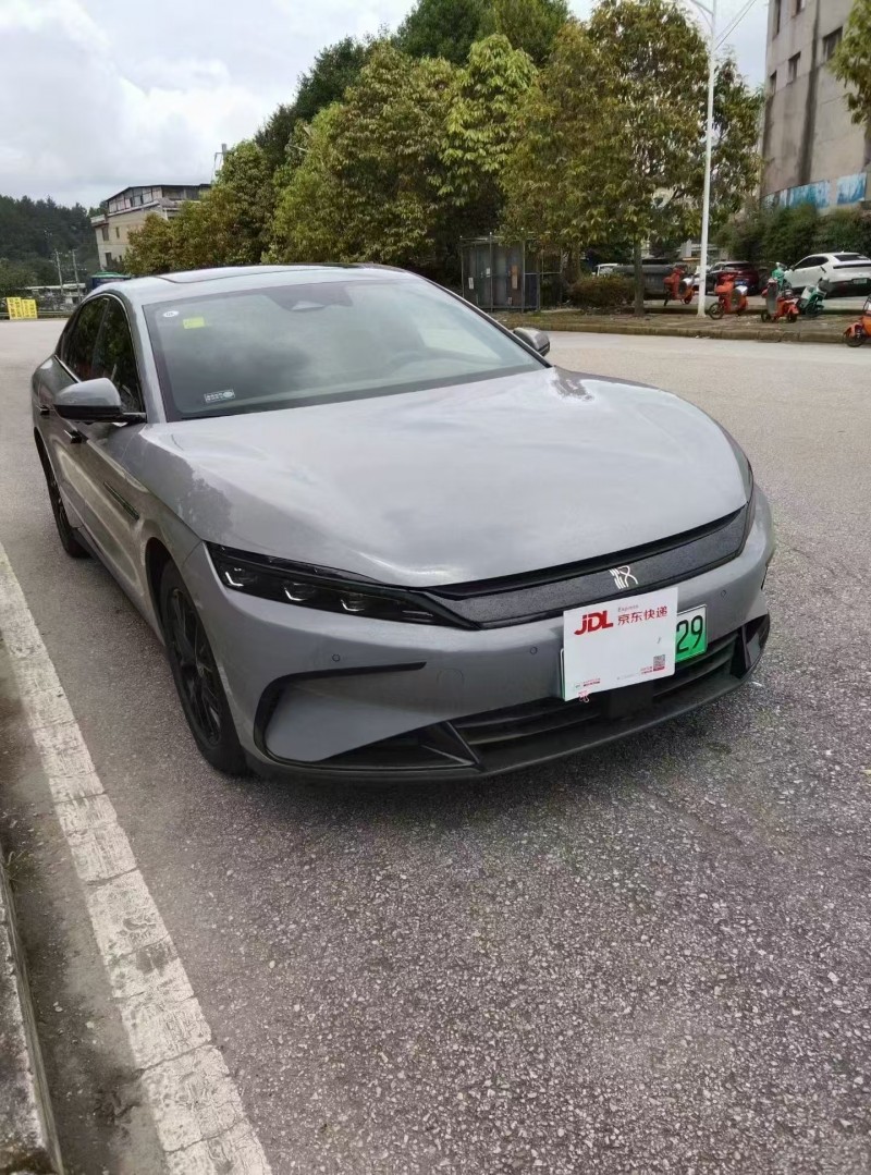 成都25年比亚迪汉1