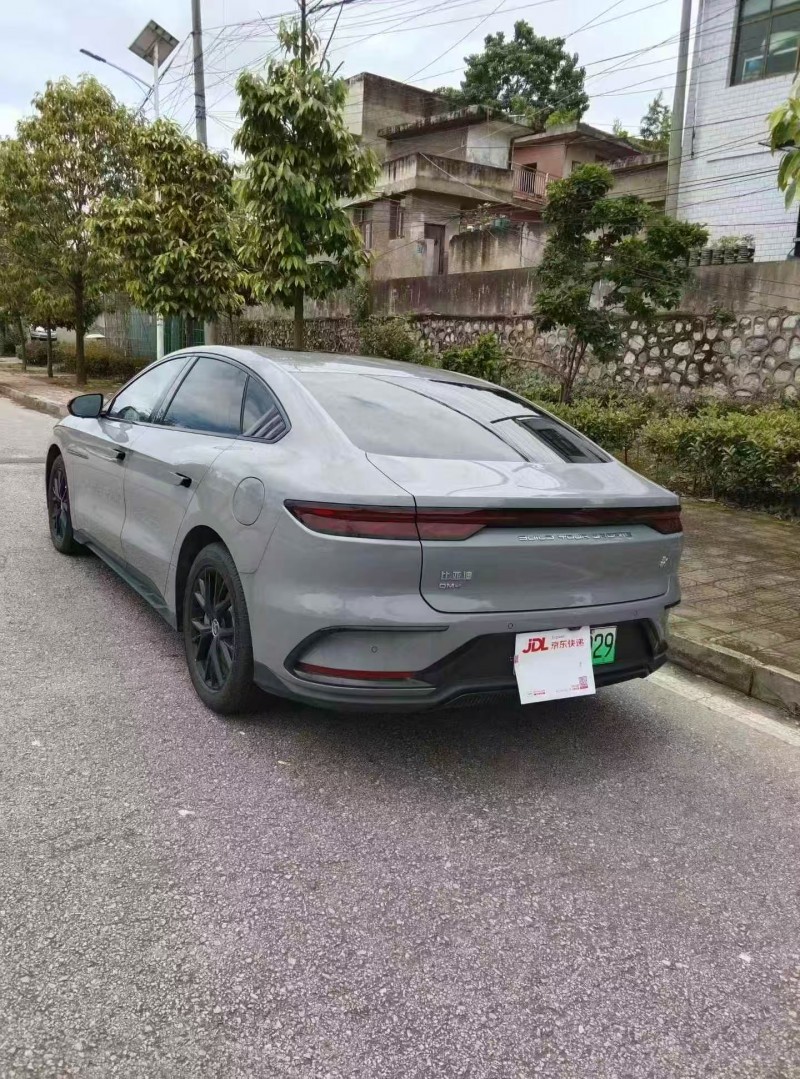 成都25年比亚迪汉6