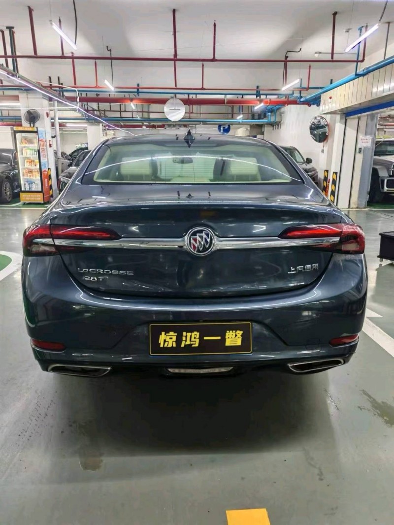 广州20年别克君越8