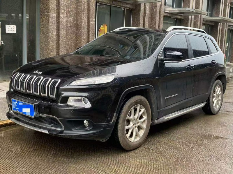深圳16年Jeep自由光2