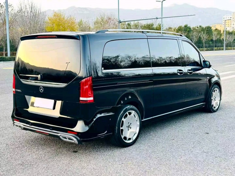 太原24年奔驰V8