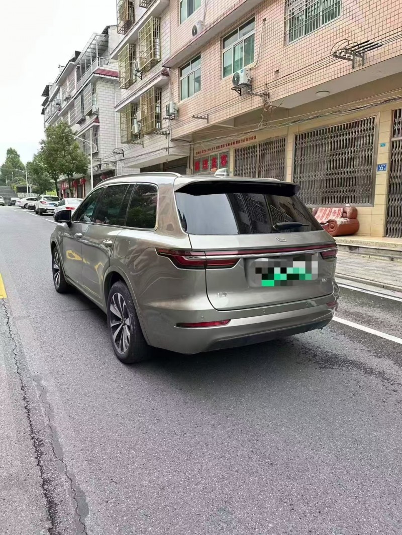 岳阳21年理想理想ONE8
