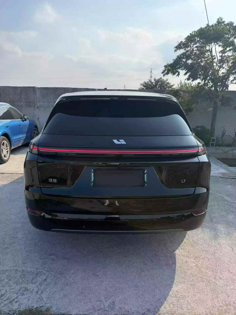 金华24年理想L77