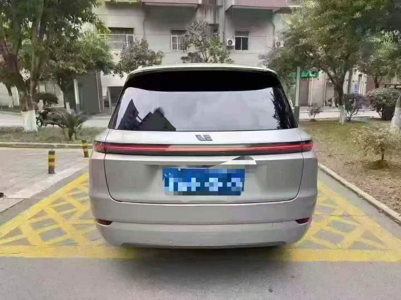 重庆23年理想L99
