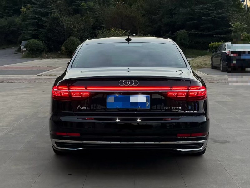青岛23年奥迪A8L6