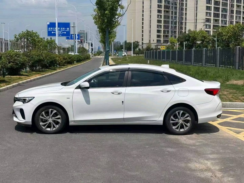襄阳22年别克威朗6